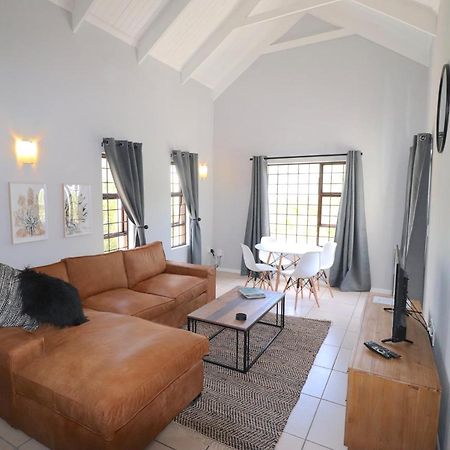 Carole'S Cottage Херманус Екстериор снимка